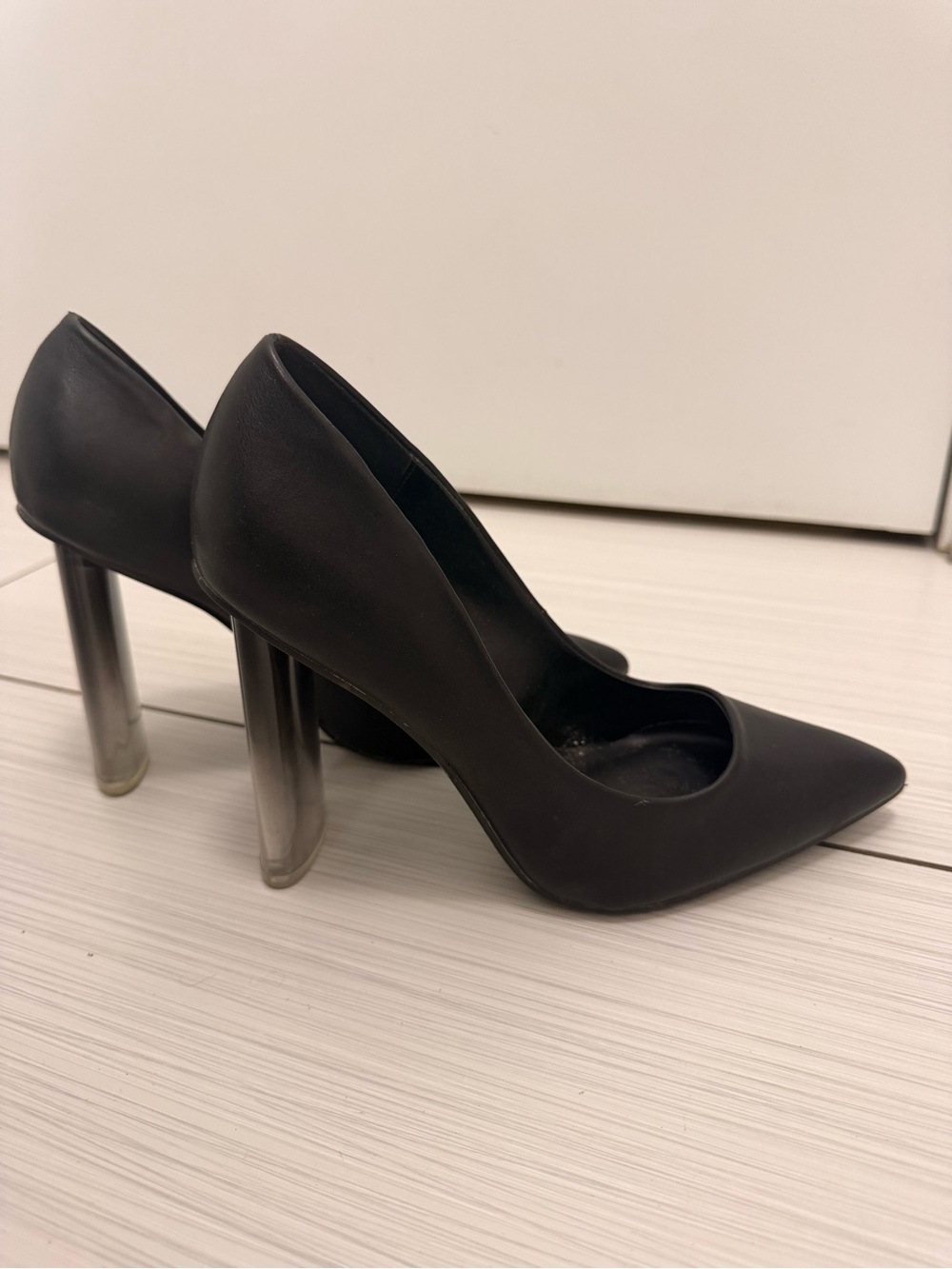 Spring shoes Classic Black Pointed-Toe Pumps with Clear Cylindrical Heel
